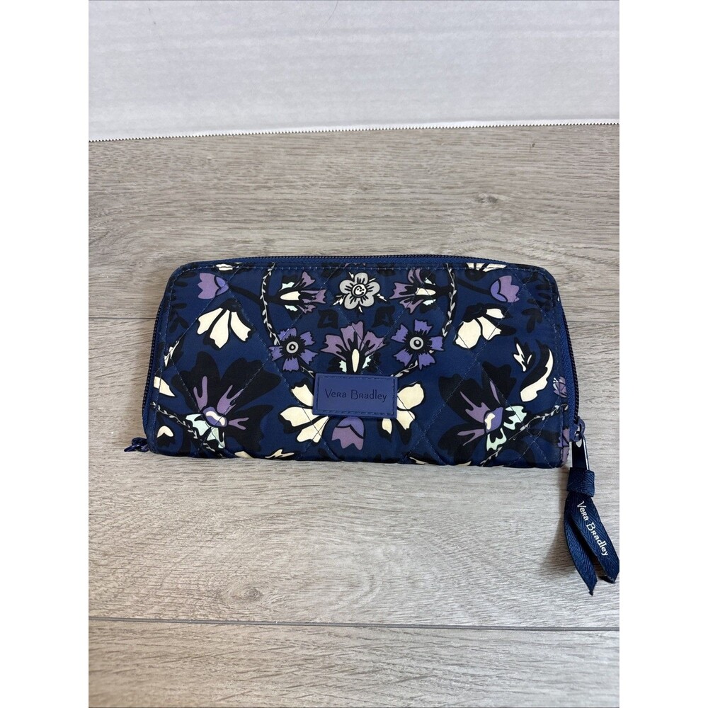 Vera Bradley Ultralight Wallet Floral Blue Zip Around Pockets Inside